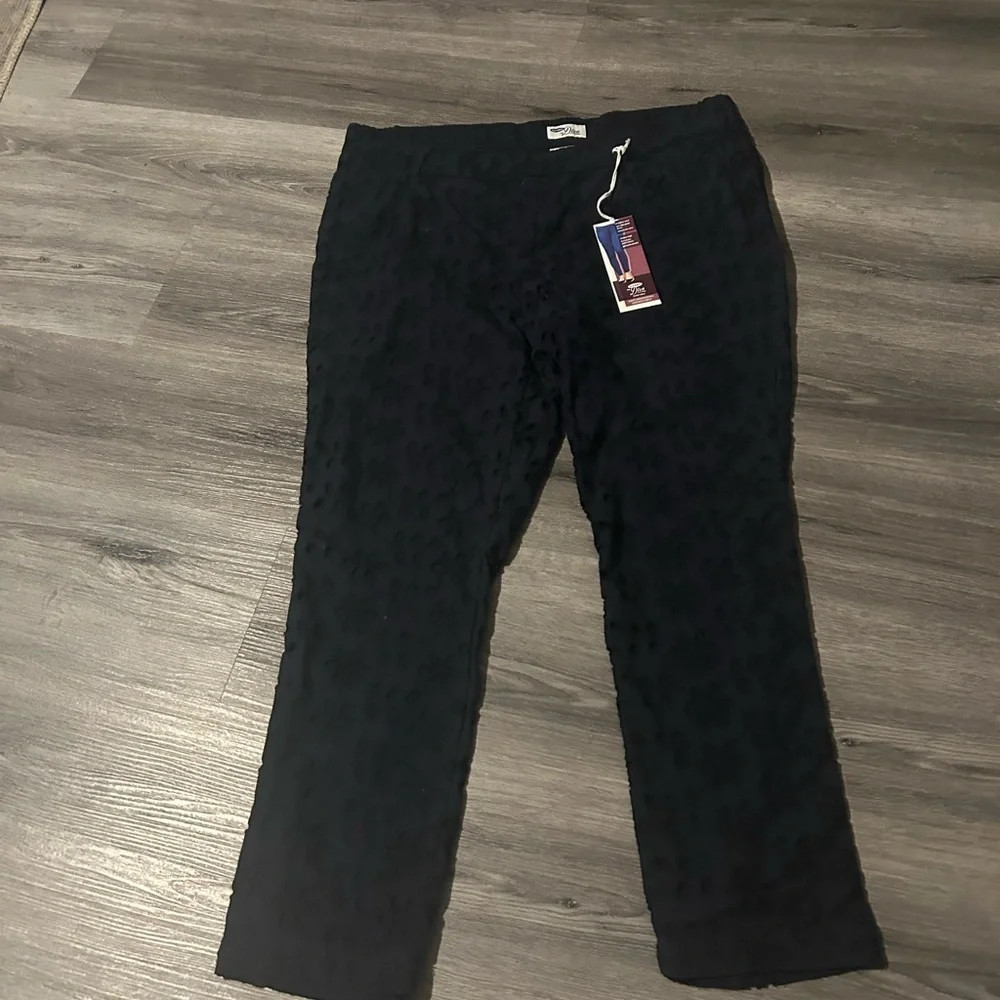 Old Navy Floral Pants color Navy